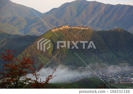 立雲峽的竹田城遺址（無雲海，10月）【兵庫縣朝來市】 108332188