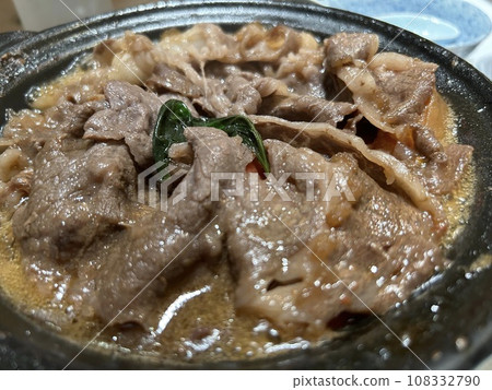 How to make Kanto style sukiyaki 108332790