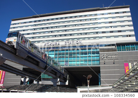 JR Kokura Station and monorail under the blue sky 108334560