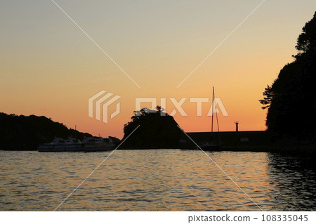 沐浴在夕陽下的仁科港景色 108335045