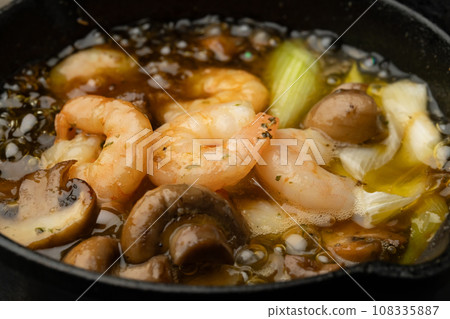 Boil ajillo 108335887