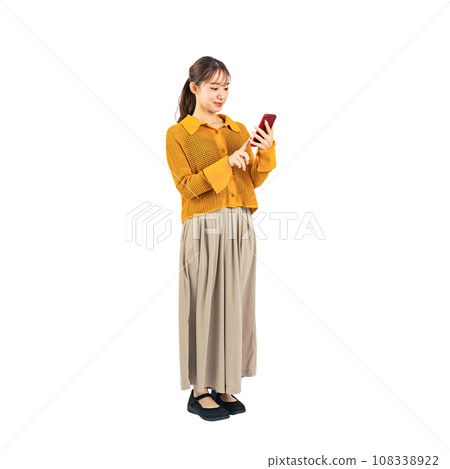 Full body photo of a woman using a smartphone, cutout background transparent photo PNG 108338922