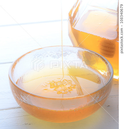 Honey Honey Dipper and Honey Pot Honey Honey Dipper and Honey Pot 108340679