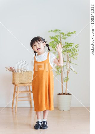 Children waving hands 108341338