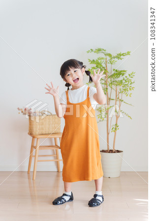 Children waving hands Children waving hands 108341347