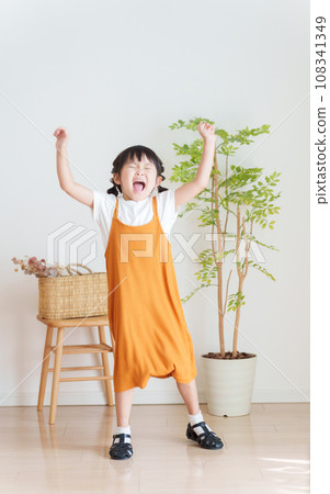 Children rejoicing 108341349