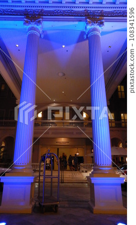 夏威夷莫阿納衝浪者夜景 108341596