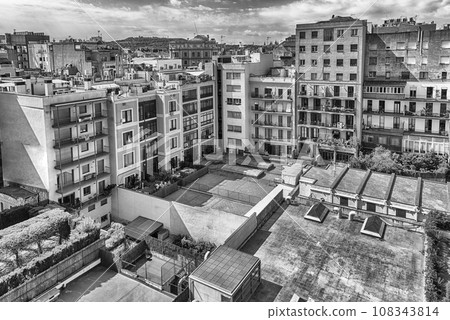 Aerial view over an inner courtyard in Barcelona, Catalonia, Spain 108343814