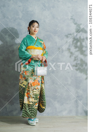 長袖和服的女人 長袖和服的女人 108344071