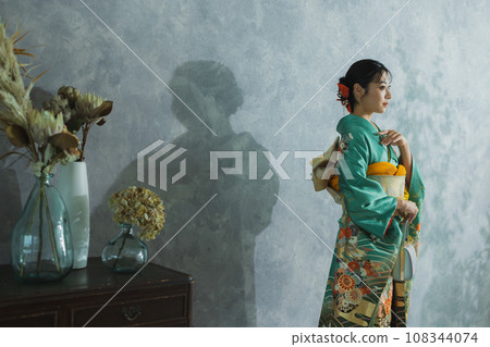 長袖和服的女人 108344074