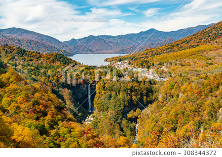 [Tochigi Prefecture] Autumn leaves and Kegon Falls seen from Akechidaira Observation Deck (October) 108344372