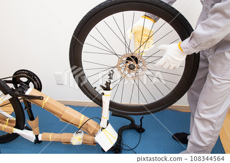 自行車組裝(組裝公路車前輪) 自行車組裝(組裝公路車前輪) 108344564