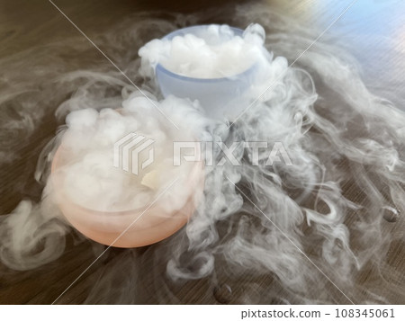 Dry ice that lets you immerse yourself in a small fantasy world 108345061