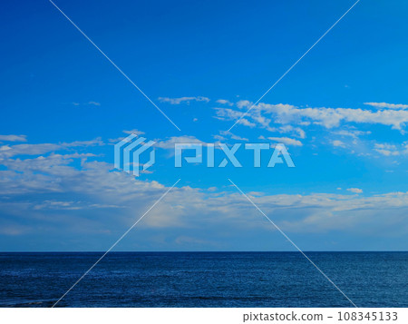房總的秋天地平線和藍色的大海 108345133