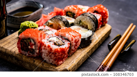 Sushi maki set 108346703