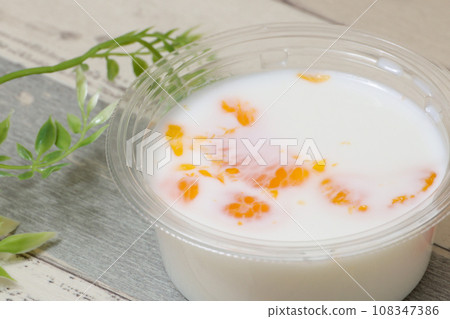 瓊脂, 牛奶, 甜點, 牛奶瓊脂, 橘子, 便利商店甜點, 乳製品, 橘子, 水果, 食品 瓊脂, 牛奶, 甜點, 牛奶瓊脂, 橘子, 便利商店甜點, 乳製品, 橘子, 水果, 食品 108347386