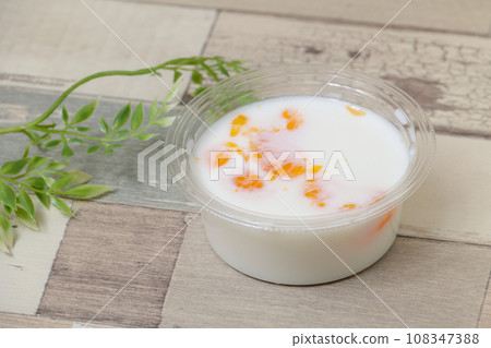 瓊脂, 牛奶, 甜點, 牛奶瓊脂, 橘子, 便利商店甜點, 乳製品, 橘子, 水果, 食品 瓊脂, 牛奶, 甜點, 牛奶瓊脂, 橘子, 便利商店甜點, 乳製品, 橘子, 水果, 食品 108347388
