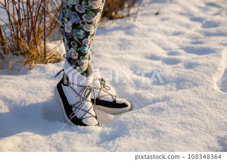 When setting out on an expedition during the winter, it is necessary to have waterproof boots. 108348364