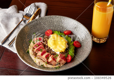 Quinoa with tuna, hummus, egg and vegetables 108349526