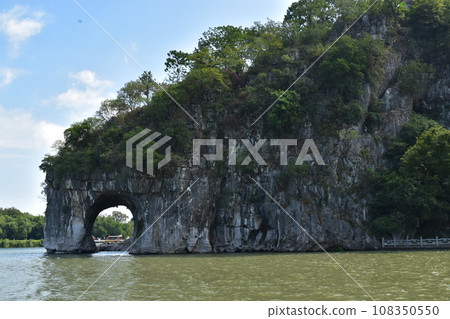 Elephant Trunk Mountain, Guilin, China 108350550
