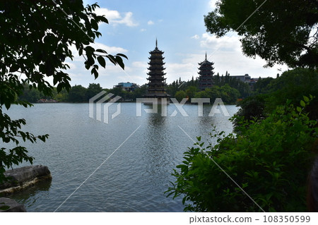 中國桂林日月雙塔 108350599