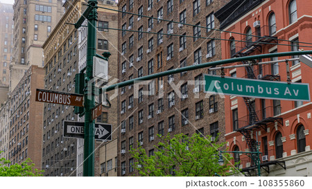 New York street corner 108355860