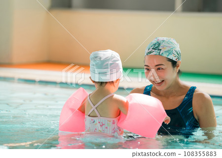 嬰兒游泳 108355883