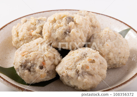 Horse mackerel burdock fish balls 108356372