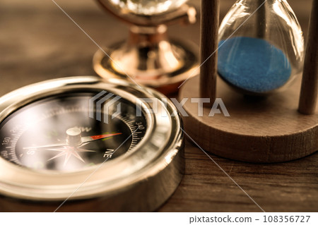 strange compass 108356727