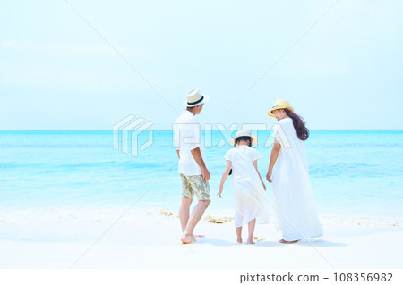 sea people family 108356982