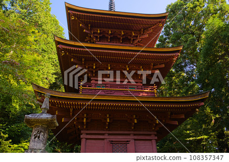 沖屋山長明寺三層塔 滋賀縣近江八幡市長明寺町 108357347