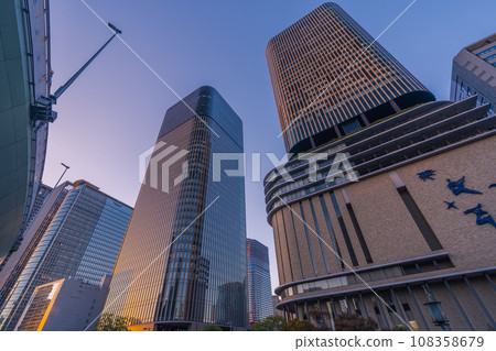 Nakanoshima Festival Tower seen from Nishikibashi 108358679