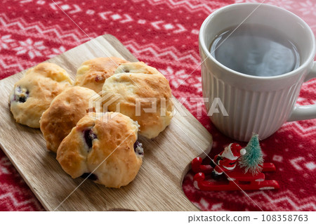 Hot Biscuit Santa Claus Hot Biscuit Santa Claus 108358763