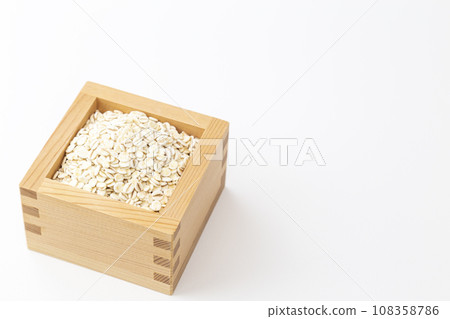 方形白色背景的捲小麥 方形白色背景的捲小麥 108358786