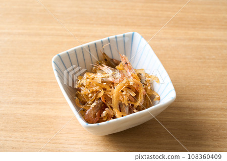 Shrimp crepe 108360409