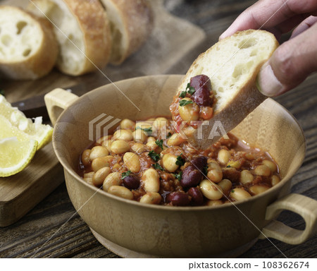 Ripe tomato and bean soup chili beans chili con carne Ripe tomato and bean soup chili beans chili con carne 108362674