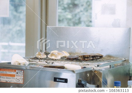 robatayaki shellfish robatayaki shellfish 108363113