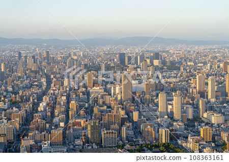 [大阪的都會風景] 從阿倍野 Harukas 展望台眺望的夜景 [Harukas 300] 108363161