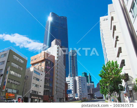 Azabudai Hills cityscape viewed from Sakurada Street (October 2023) 108363575
