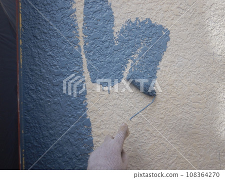 Exterior wall painting 108364270
