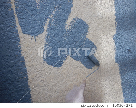 Exterior wall painting 108364271