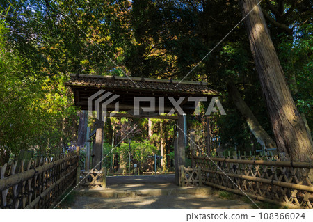 One of Japan's top three gardens, famous for plum blossoms, Mito's Kairakuen, Shibazenmon One of Japan's top three gardens, famous for plum blossoms, Mito's Kairakuen, Shibazenmon 108366024
