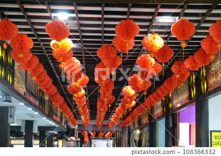 Traditional Chinese lanterns in the streets along the canal in Xitang town in Zhejiang Province, China 108366332