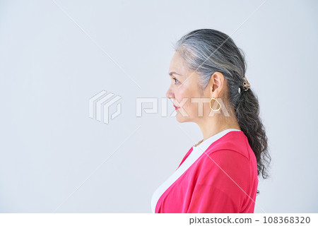 Senior woman side profile Senior woman side profile 108368320