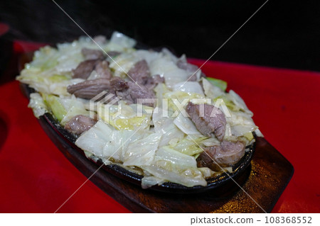 Hakata specialty teppanyaki yakiniku 108368552