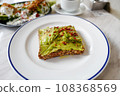 avocado toast 108368569