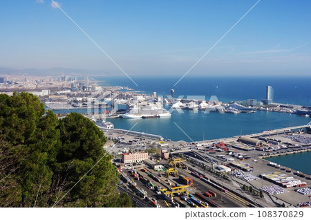Overlooking the port of Barcelona Overlooking the port of Barcelona 108370829