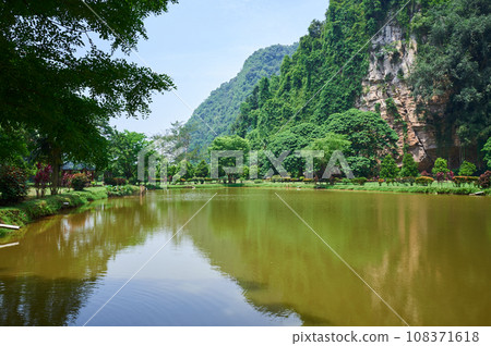 Famous tourist attraction in Ipoh Kek Lok Tong Zen Gardens Famous tourist attraction in Ipoh Kek Lok Tong Zen Gardens 108371618