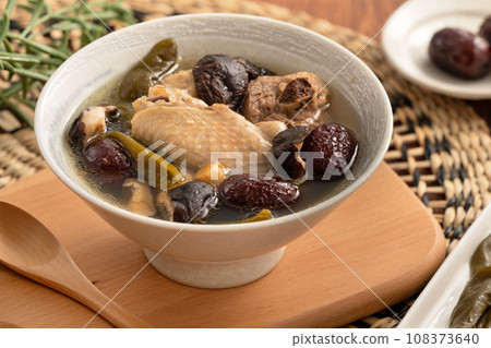 剝皮辣椒雞湯 剝皮辣椒 雞湯 雞肉 湯 peeled chili chicken soup 剝皮辣椒雞湯 剝皮辣椒 雞湯 雞肉 湯 peeled chili chicken soup 108373640