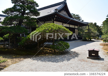 日本春天的京都、世界遺產金閣寺、六州之松和歷史建築 日本春天的京都、世界遺產金閣寺、六州之松和歷史建築 108374224